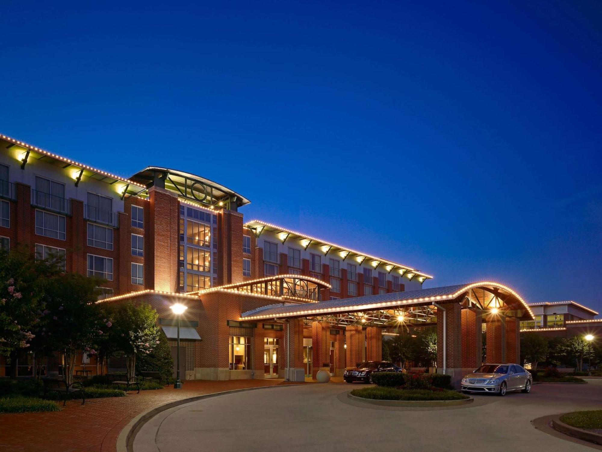 The Chattanoogan Hotel, Curio Collection By Hilton Buitenkant foto